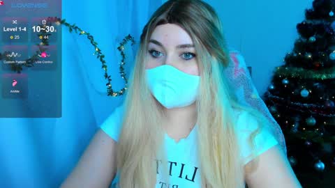 Snapshot of _amymoss chatting on 12-17-24, 10:23 Amy NO NUDE MODEL online show from 12-17-24, 10:23