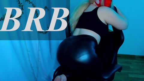 Snapshot of _amymoss chatting on 02-03-25, 02:25 Amy NO NUDE MODEL online show from 02-03-25, 02:25