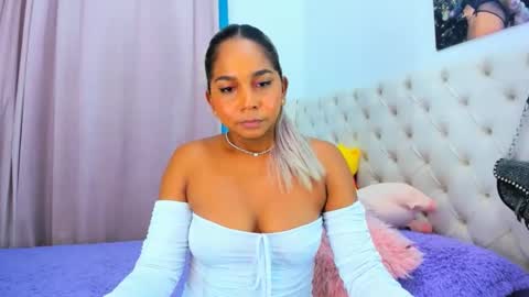 Analia online show from 01-22-25, 01:31