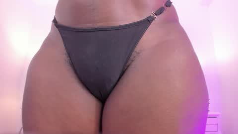 Snapshot of _analyy_ chatting on 10-26-25, 09:04 Analy online show from 10-26-25, 09:04