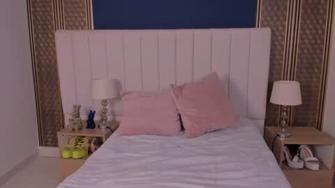 Snapshot of _angela_x chatting on 01-07-25, 12:20 ngela online show from 01-07-25, 12:20