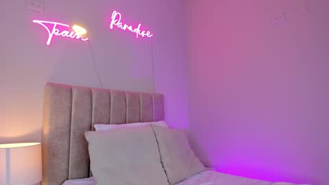 Snapshot of _angela_x chatting on 02-04-25, 05:45 ngela online show from 02-04-25, 05:45