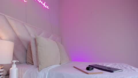 Snapshot of _angela_x chatting on 02-24-25, 09:41 ngela online show from 02-24-25, 09:41