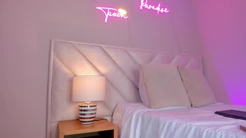 Snapshot of _angela_x chatting on 02-28-25, 12:20 ngela online show from 02-28-25, 12:20