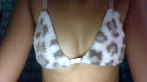 Snapshot of _angelics69_ chatting on 09-16-25, 04:41 angel online show from 09-16-25, 04:41