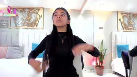 Snapshot of _anna_maria chatting on 10-27-25, 08:24 online show from 10-27-25, 08:24