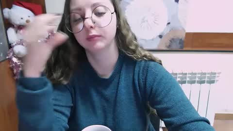 Snapshot of _annabelle_lee chatting on 12-06-24, 12:05 Anna online show from 12-06-24, 12:05