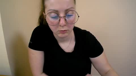 Snapshot of _annabelle_lee chatting on 01-28-25, 01:49 Anna online show from 01-28-25, 01:49