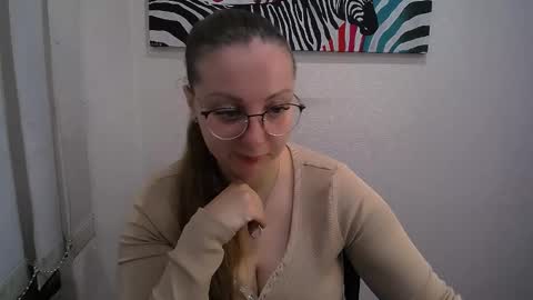 Snapshot of _annabelle_lee chatting on 11-11-25, 08:14 Anna online show from 11-11-25, 08:14