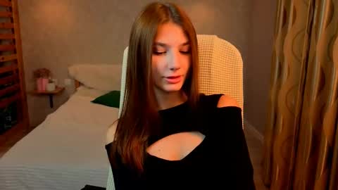 Snapshot of _annahoney_ chatting on 11-24-25, 02:33 Ana online show from 11-24-25, 02:33