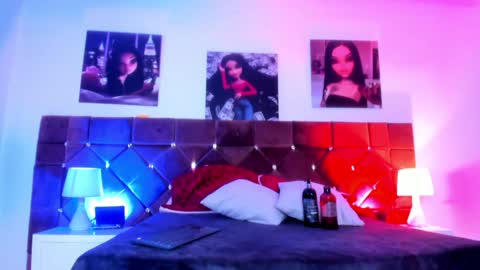 Snapshot of _ariana_lopez_ chatting on 02-06-25, 12:16 Ariana online show from 02-06-25, 12:16