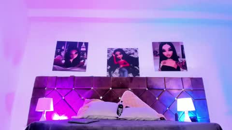 Snapshot of _ariana_lopez_ chatting on 03-06-25, 12:30 Ariana online show from 03-06-25, 12:30