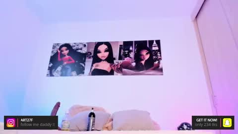 Snapshot of _ariana_lopez_ chatting on 10-23-25, 02:05 Ariana online show from 10-23-25, 02:05