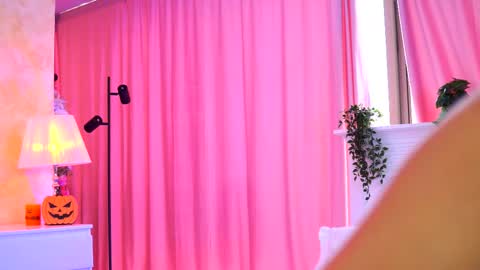 Snapshot of _arielle chatting on 11-06-25, 09:21 Arielle online show from 11-06-25, 09:21