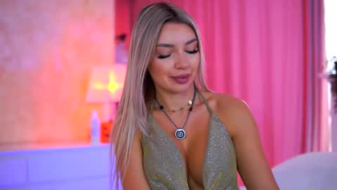 Snapshot of _arielle chatting on 11-18-25, 09:36 Arielle online show from 11-18-25, 09:36