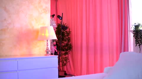 Snapshot of _arielle chatting on 11-25-25, 09:42 Arielle online show from 11-25-25, 09:42