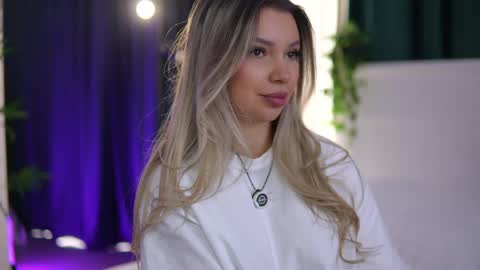 Arielle online show from 04-29-26, 06:39