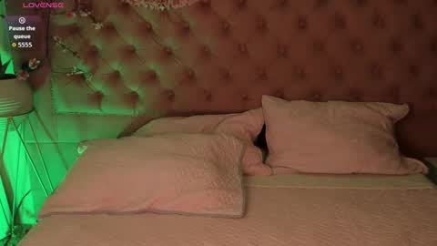 Snapshot of _artemish__ chatting on 10-06-25, 04:43 online show from 10-06-25, 04:43