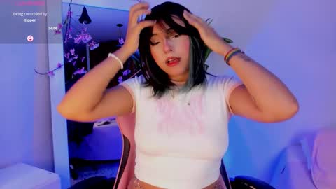 Snapshot of _artemish__ chatting on 11-14-25, 12:37 online show from 11-14-25, 12:37