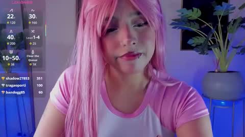 Snapshot of _artemish__ chatting on 11-22-25, 01:43 online show from 11-22-25, 01:43