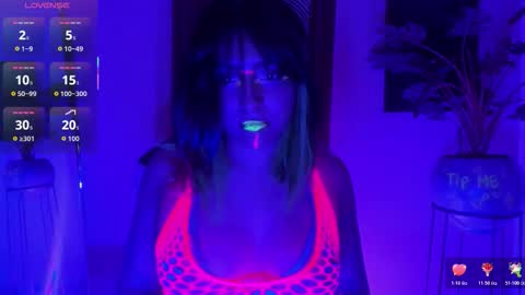 Snapshot of _artemish__ chatting on 11-26-25, 03:13 online show from 11-26-25, 03:13