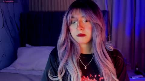 Snapshot of _artemish__ chatting on 12-20-25, 12:45 online show from 12-20-25, 12:45