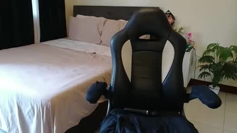 Snapshot of _ashley27 chatting on 11-22-25, 03:05 Angie online show from 11-22-25, 03:05