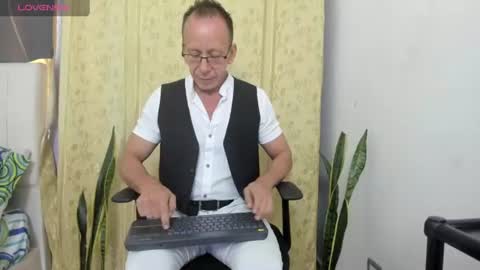 Axel online show from 07-06-26, 11:40