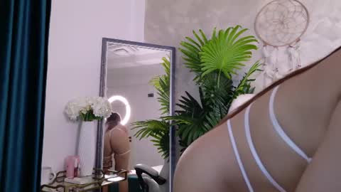 Snapshot of _azzalee_ chatting on 06-23-26, 05:49 AzzaLee online show from 06-23-26, 05:49