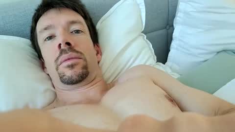 Snapshot of _b_h_c_ chatting on 11-29-25, 09:40 _b_h_c_ online show from 11-29-25, 09:40