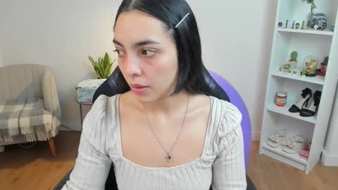 Snapshot of _bellaevans_ chatting on 01-13-26, 05:35 Bella Evans online show from 01-13-26, 05:35