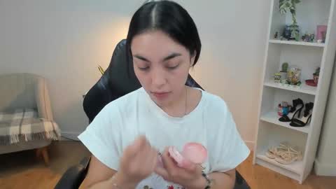 Snapshot of _bellaevans_ chatting on 02-24-26, 06:00 Bella Evans online show from 02-24-26, 06:00