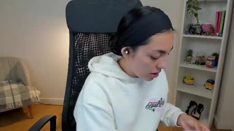 Bella Evans online show from 06-11-26, 04:32