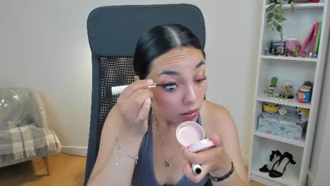 Snapshot of _bellaevans_ chatting on 06-24-26, 04:33 Bella Evans online show from 06-24-26, 04:33