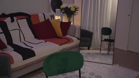 Lili online show from 01-24-25, 09:26