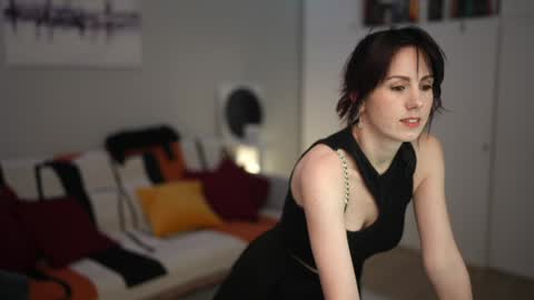 Lili online show from 11-04-25, 11:42