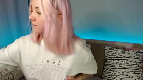 Elizabeth online show from 02-20-25, 06:39