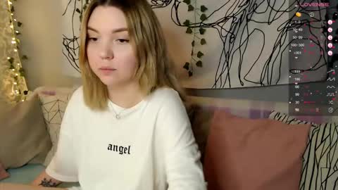 Elizabeth online show from 10-10-25, 02:21