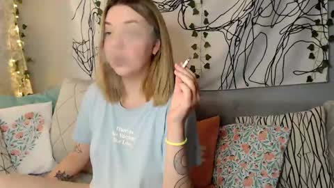 Elizabeth online show from 10-13-25, 08:47