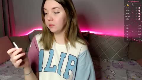 Snapshot of _blonde_barbie_ chatting on 02-10-26, 08:35 Elizabeth online show from 02-10-26, 08:35