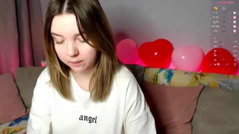 Snapshot of _blonde_barbie_ chatting on 02-15-26, 01:13 Elizabeth online show from 02-15-26, 01:13