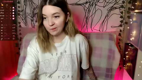 Snapshot of _blonde_barbie_ chatting on 03-04-26, 10:05 Elizabeth online show from 03-04-26, 10:05