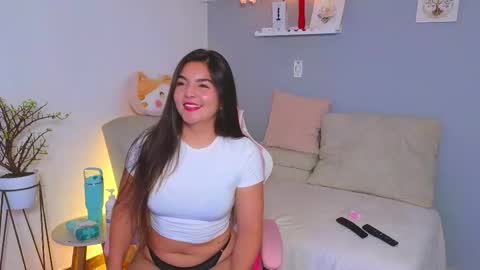 Snapshot of _bonnie_1 chatting on 12-17-25, 12:49 Bonnie online show from 12-17-25, 12:49