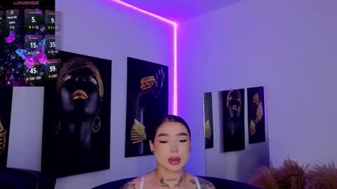 Snapshot of _brenna_hanson_ chatting on 12-19-25, 10:28 Brenna online show from 12-19-25, 10:28