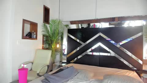 Candy online show from 10-20-25, 05:57