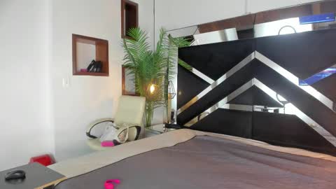 Candy online show from 01-07-26, 06:43