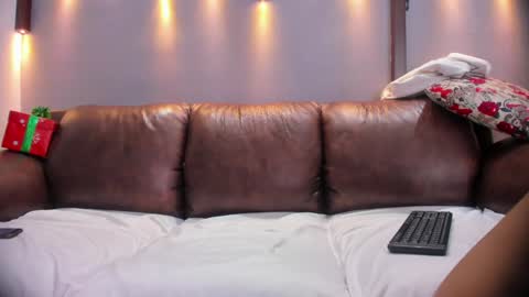 Snapshot of _cannabitch chatting on 12-02-24, 01:13 Shatta Sara online show from 12-02-24, 01:13