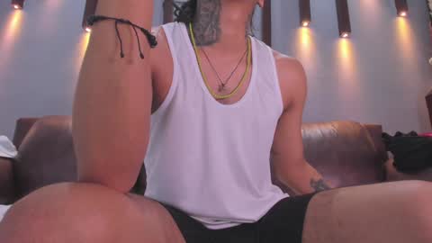 Snapshot of _cannabitch chatting on 12-28-24, 01:17 Shatta Sara online show from 12-28-24, 01:17