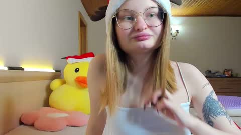 _capybara0_0 online show from 12-19-25, 02:24