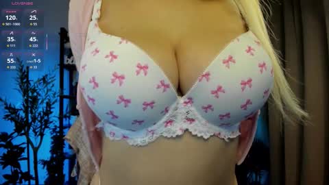 Snapshot of _careful_i_bite_nya_ chatting on 10-04-25, 03:21 Alisa online show from 10-04-25, 03:21